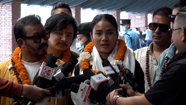 फिल्म प्रमोसनको लागी ग्रिस बाट नेपाल आइन एन्जिला