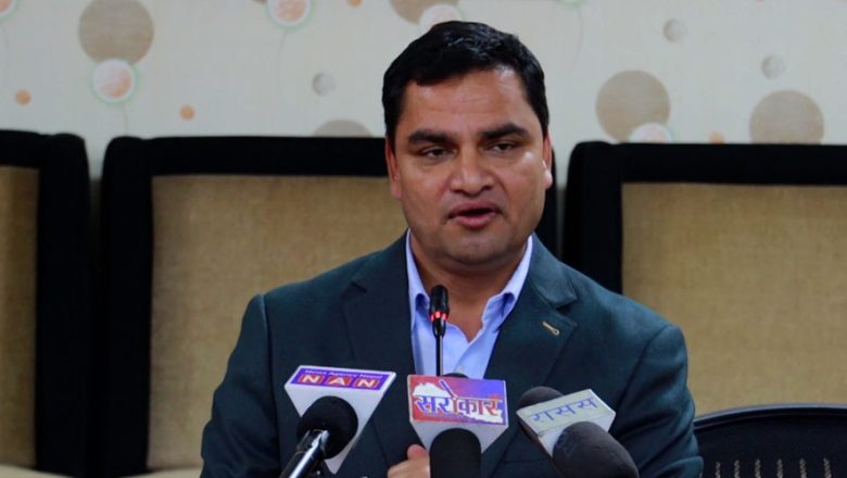 जटिल रोगको उपचारका लागि बीमाको विकल्प खोज्नुपर्छ : स्वास्थ्यमन्त्री पौडेल