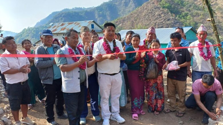 जीप पुग्दा स्थानीयबासीमा छायो खुशीयाली