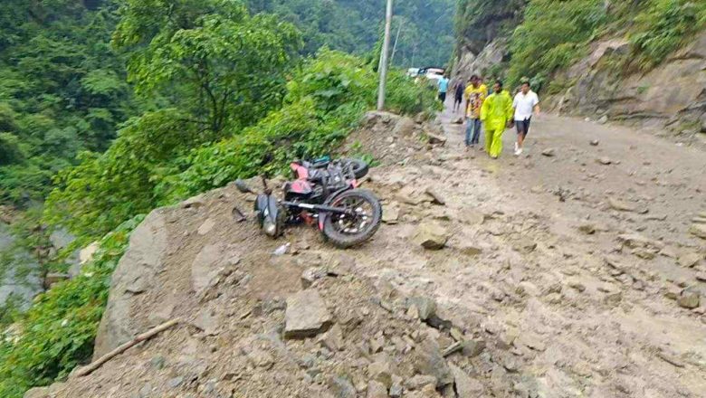 सिद्धबाबामा पहिरो खस्दा एक जनाको मृत्यु, एक घाइते