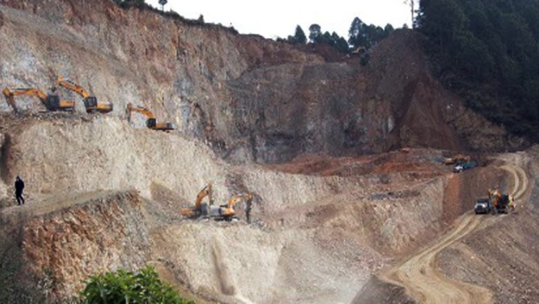 चुनढुंगा उत्खनन र ओसार पसार कार्य रोक्न निर्देशन