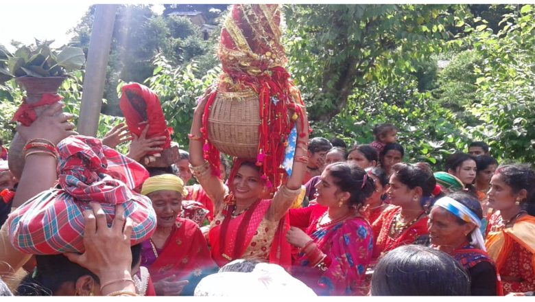 गौरादेवीलाई घरघरमा भित्र्याइँदै